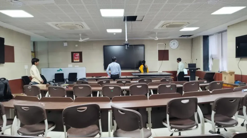 Newline 98 4K Interactive Flat Panel Digital Board Bhavya Innovation Raipur